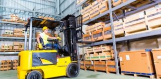 8 Tips for Choosing Industrial Lift Trucks