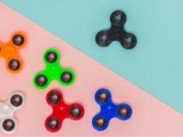 Toys for Kids - Fidget Spinners can release stress level and anxiety
