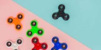 Toys for Kids - Fidget Spinners can release stress level and anxiety