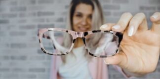 How to Choose the Right Frame for Your Eyeglasses