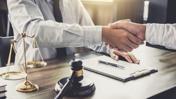 5 Mistakes to Avoid When Selecting a Lawyer To Represent Your Case