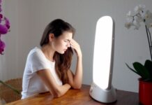 How Light Therapy Can Help You with Your Mood Swing