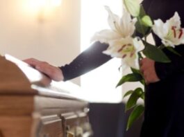 The Top 2 Reasons Why a Funeral Director is Essential