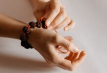 Here are 6 Reasons you Need to Buy the Rudraksha Bracelet