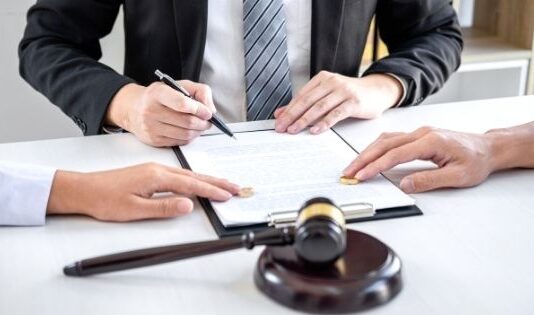 Selecting The Right Divorce Lawyer