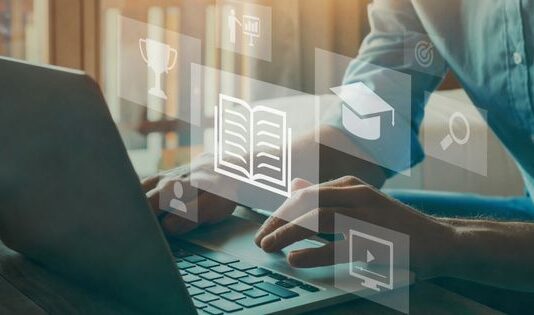 Reasons Why Online Learning is the Future of Education in 2022