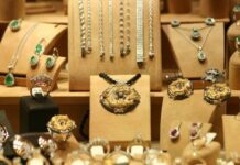 Should You Wear Gold or Silver Jewellery