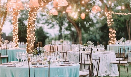 The Etiquette of an Outdoor Wedding - What You Need to Know