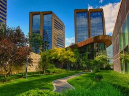 From Green Spaces to Waterfront Living - The Allure of Clear Lake in Houston, TX